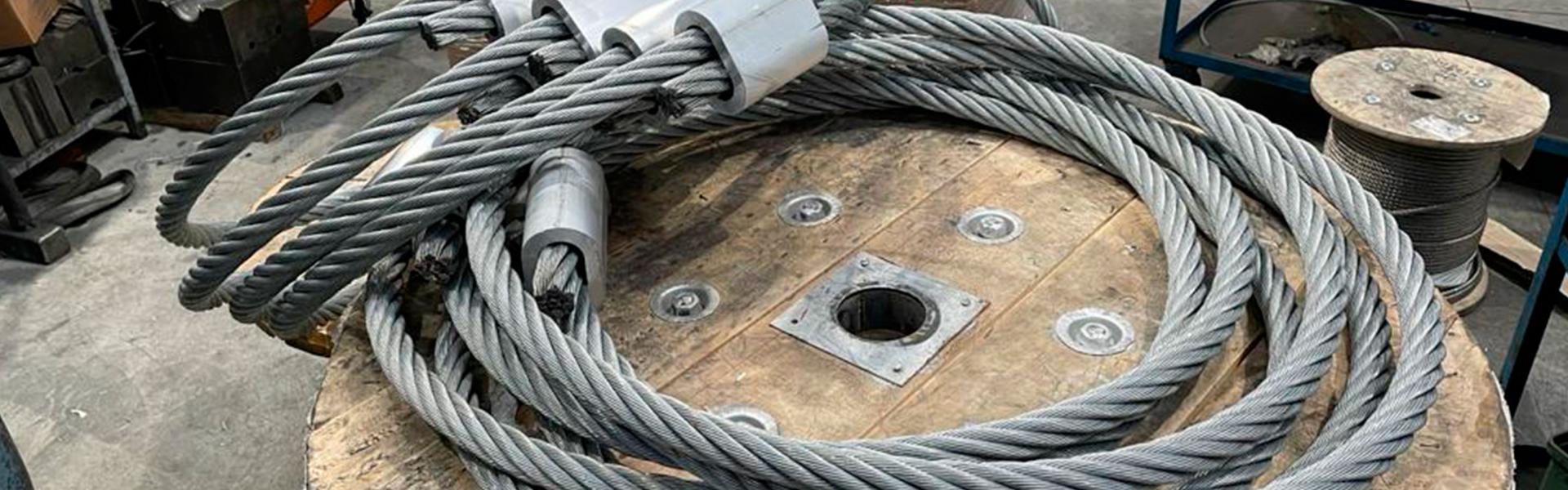 Steel wire rope rings for lifting precast concrete elements